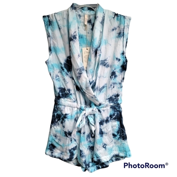Elan Blue And White Sleeveless Tie-Dye Cinch Tie Waist Wrap Romper With Pockets - Picture 1 of 6
